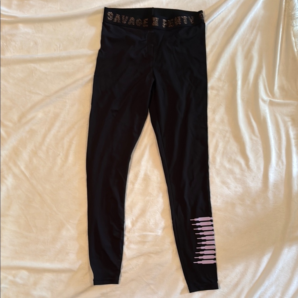 Savage X Fenty Black Leggings Women’s Size Medium